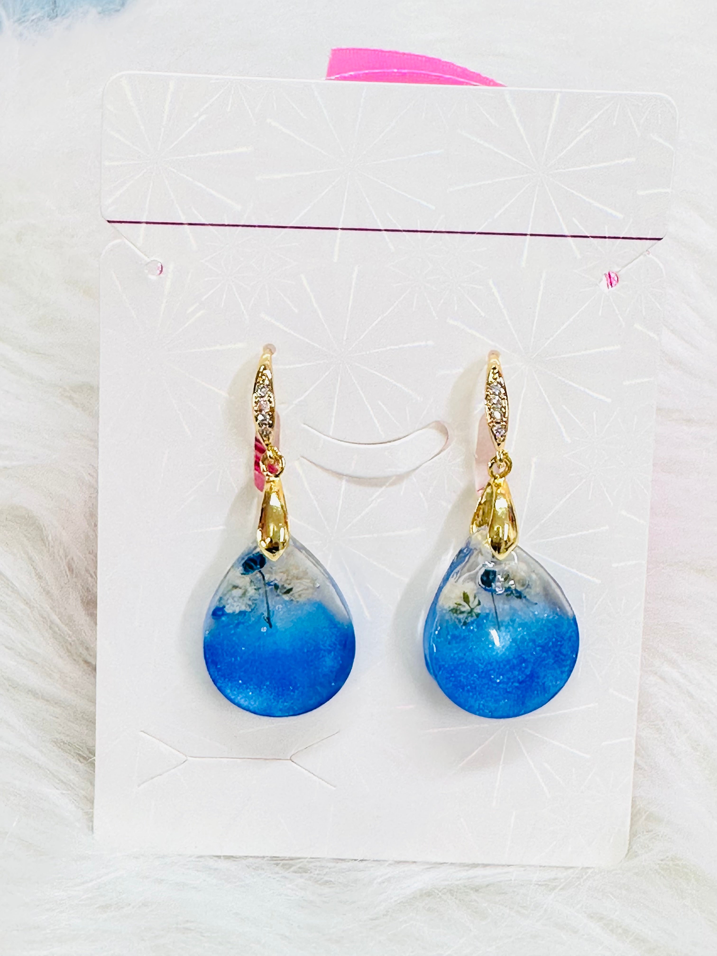 Set de Collar con aretes de flores naturales flor:Gypsophil Azul