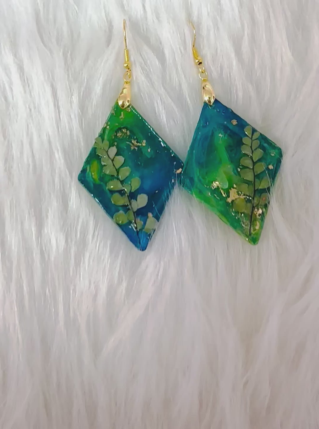 Aretes artesanales de plantas naturales